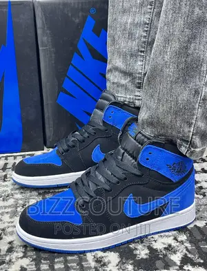 Original NIKE SB DUNK Low Available in Store
