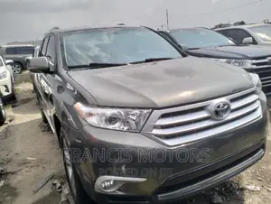 Toyota Highlander Limited 2012 Gray