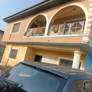 3bdrm Block of Flats in Obadore Bus Stop, Alimosho for sale