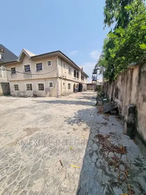 3bdrm Block of Flats in Addo Road, Ado / Ajah for sale