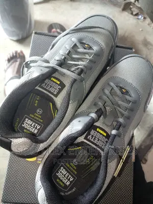 Econila Arch Color Safety Joggers Shoe