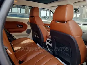 Land Rover Range Rover Evoque Prestige 4x4 (2.0L 4cyl 9A) 2014 Black