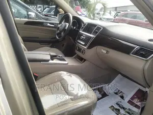 Mercedes-Benz 1420 2015 Gold