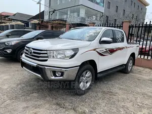 Toyota Hilux SR5 4x4 2019 White