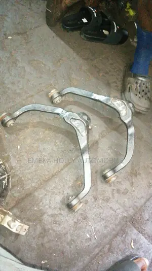 Front Uper Arm for Dodge Nitro and Jeep Liberty 2008