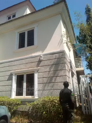 5bdrm Duplex in Brain And Herman, Life Camp for rent