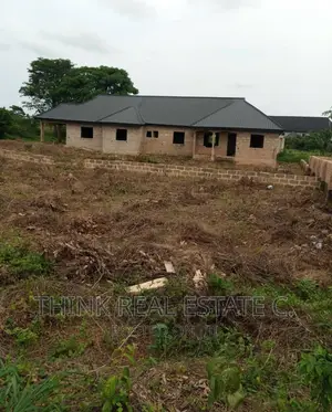 100/100 at Arougba,Airport Rd With a 4bdrm Bungalow on It