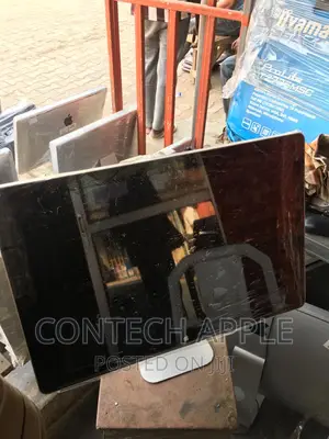 Apple Monitor.