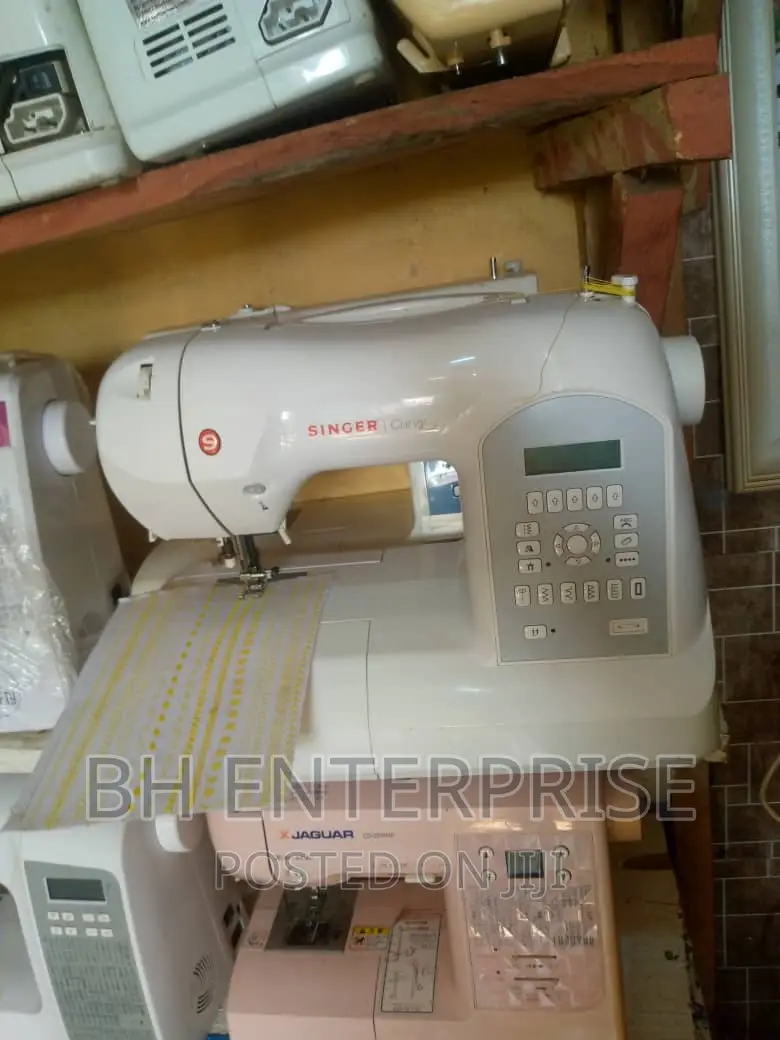 Singer 8770 Curvy Sewing Machine in Lagos Island (Eko) Manufacturing