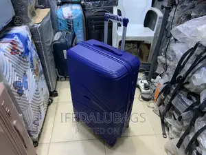 Medium Size Blue Quality Unbreakable Travel Luggage
