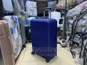 Medium Size Blue Quality Unbreakable Travel Luggage