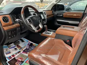 Toyota Tundra 2018 Brown