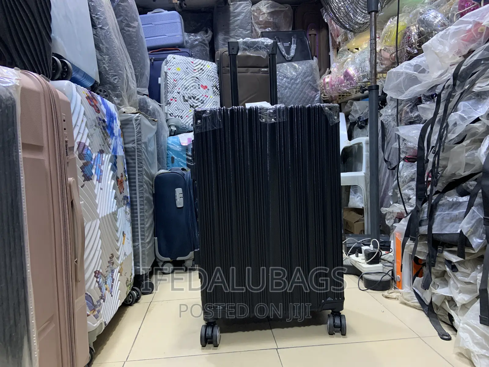 Medium Size Aluminum Frame Unbreakable Travel Luggage