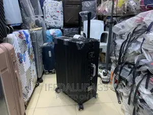 Medium Size Aluminum Frame Unbreakable Travel Luggage