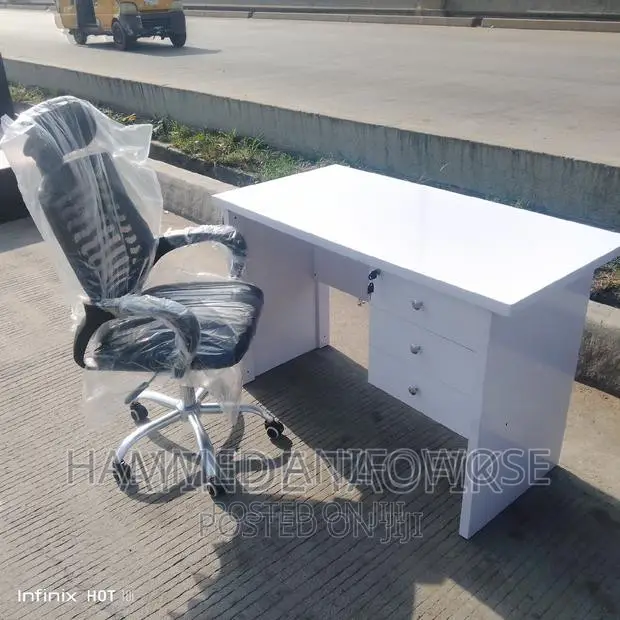 Office/ Table/ Chairs