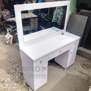 Dressing Mirror Furnitures