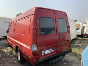 Ford Transit 1999 Red