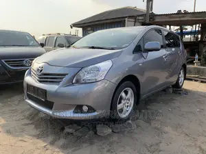 Toyota Verso 2013 Gray