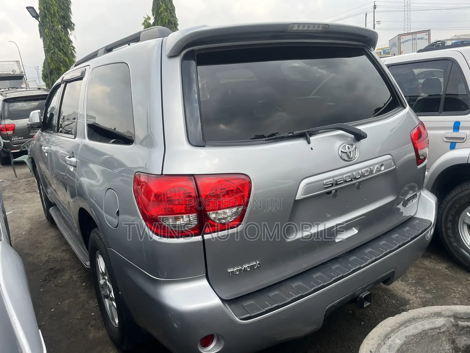 Toyota Sequoia 2010 Silver