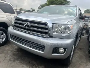 Toyota Sequoia 2010 Silver