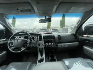 Toyota Sequoia 2010 Silver