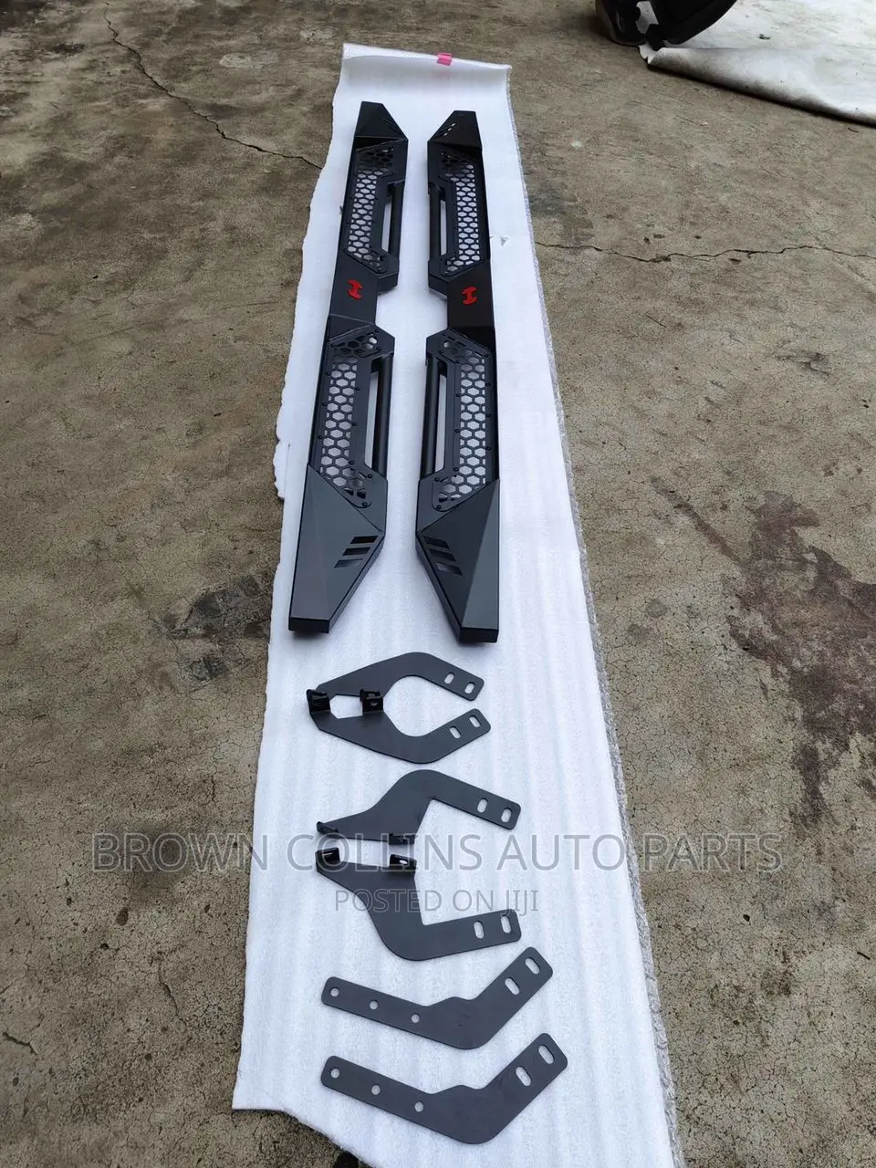 Rugged Side Steps Iron 4×4 for Pickups