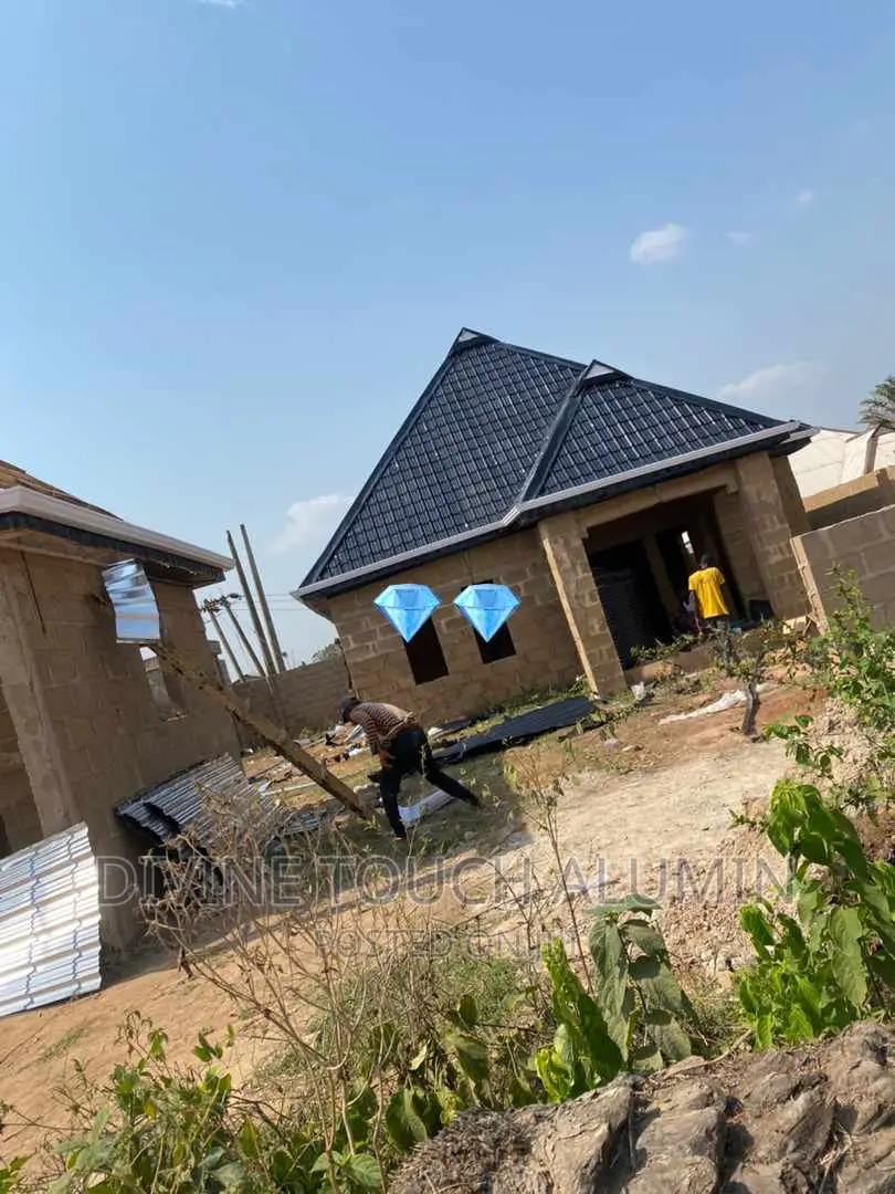 Aluminum Roofing Work With Wood Construction