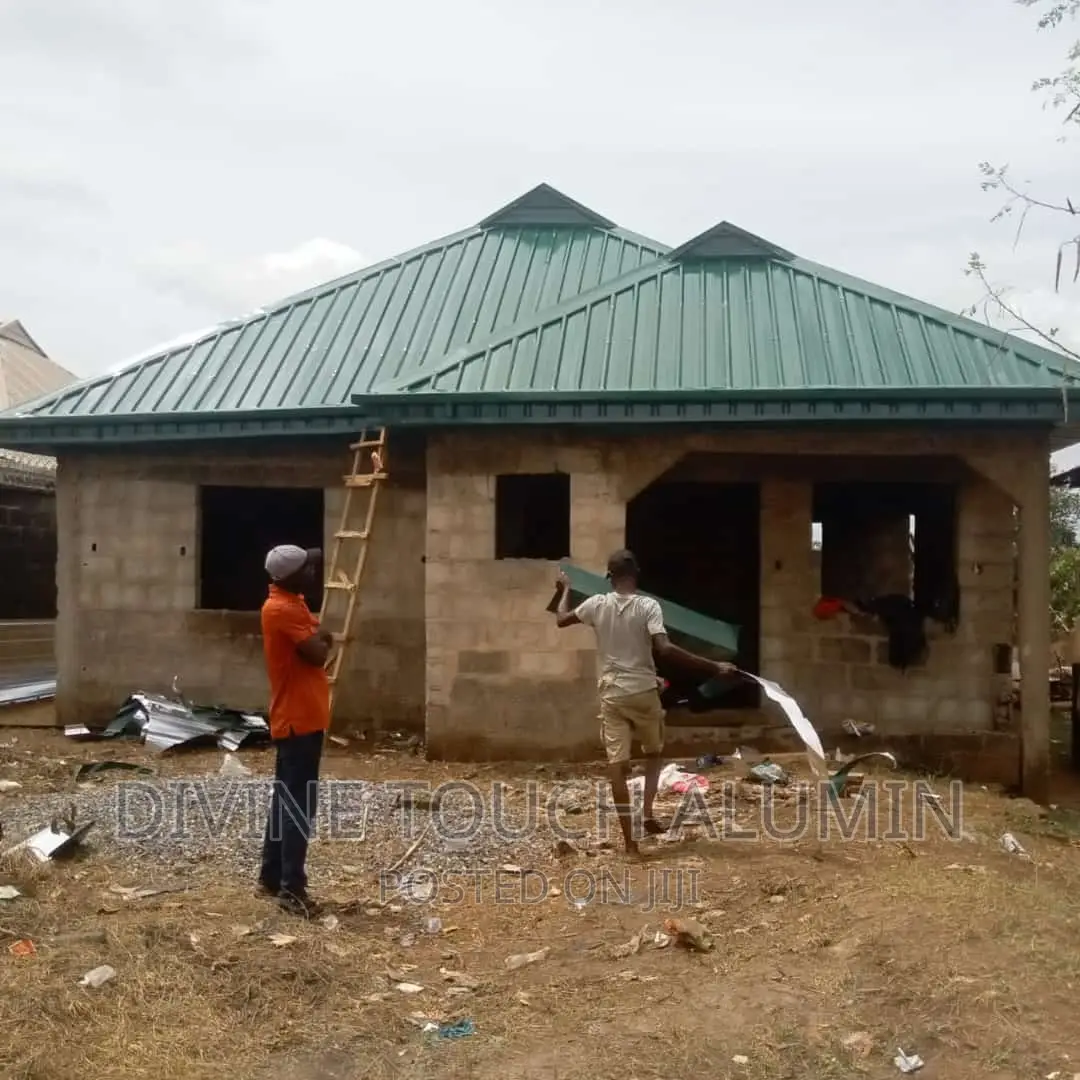 Aluminum Roofing Work With Wood Construction