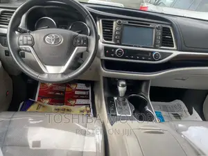 Toyota Highlander 2017 Silver