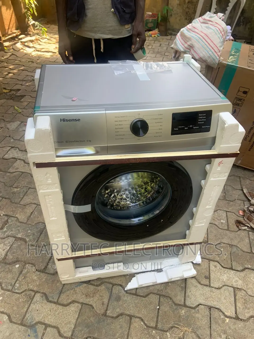 Hisense Washing Machine Front Loader Washing and Spinning .