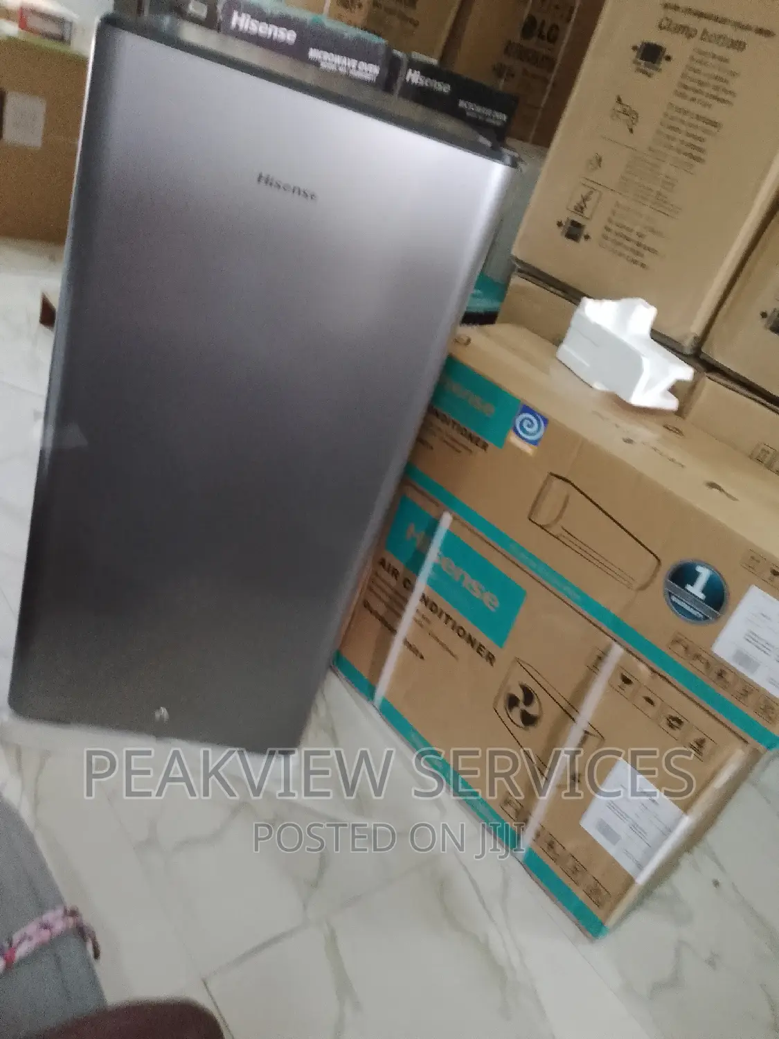 Hisense 150L Refrigerator With Shelves