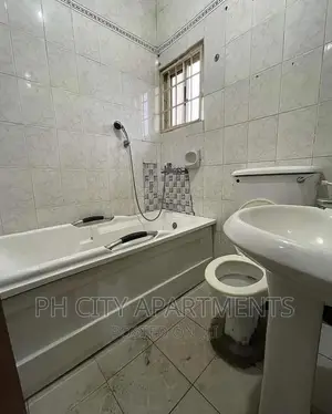 4bdrm Bungalow in Port-Harcourt for sale