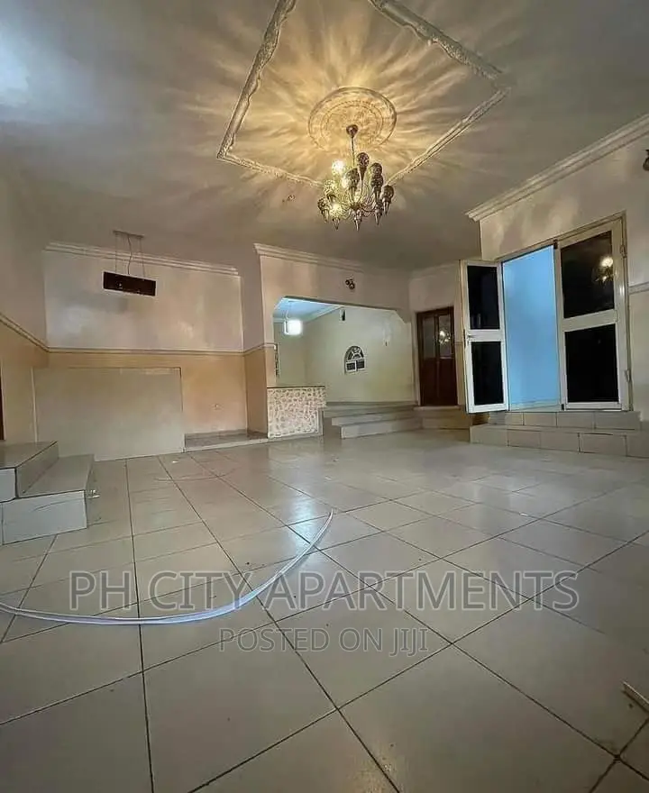 4bdrm Bungalow in Port-Harcourt for sale