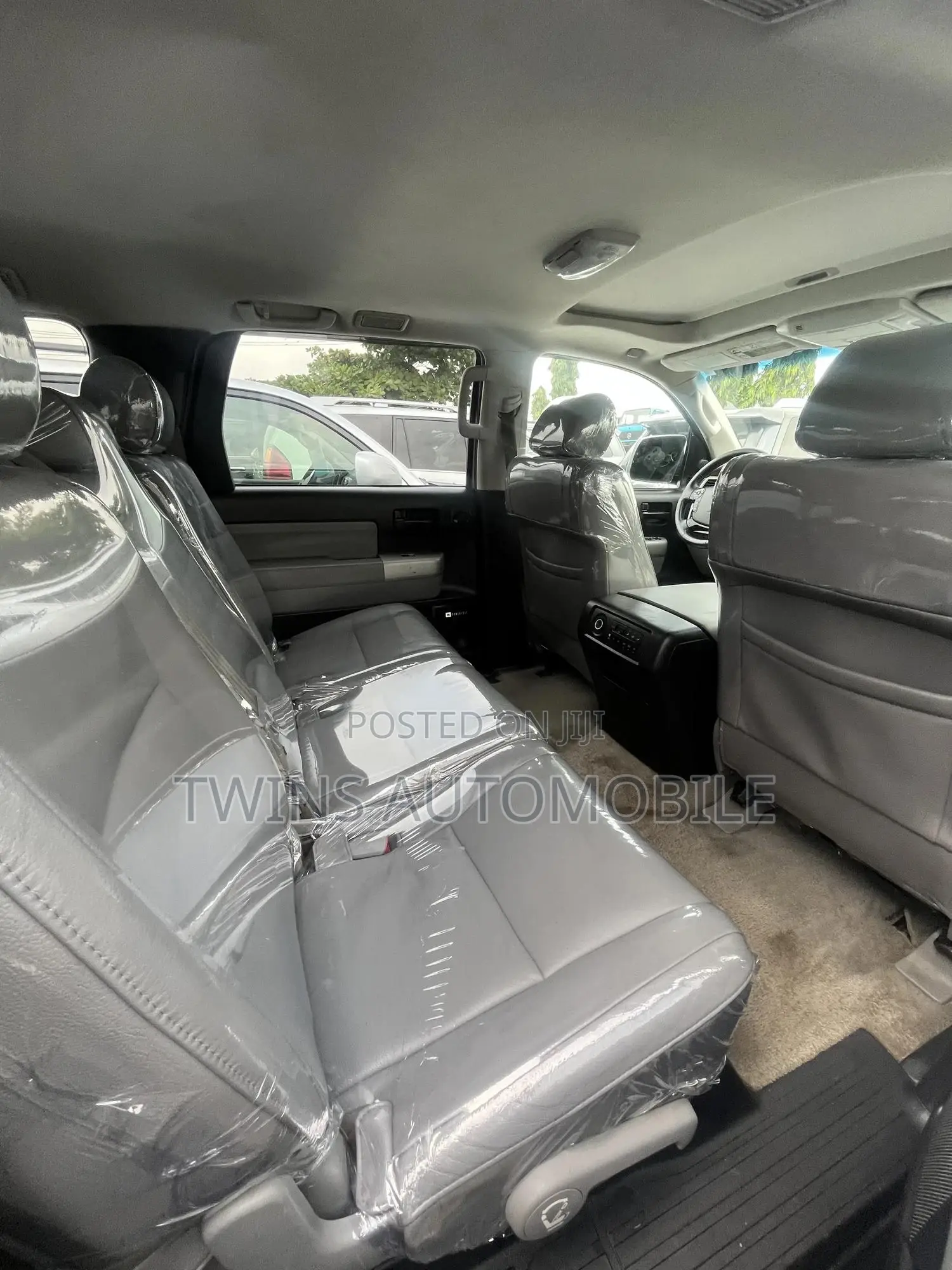 Toyota Sequoia 2010 Silver