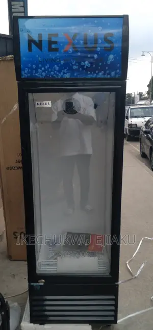 NEXUS Showcase Cooler 400 Liters