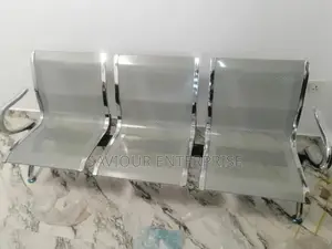 3-1 Airport Seater