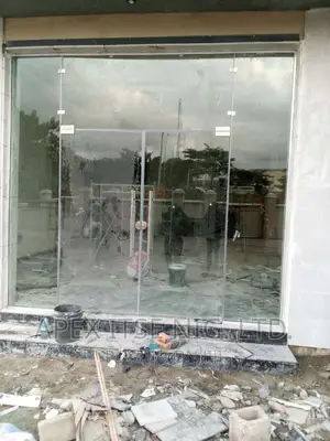Showroom/Plaza Glass Door