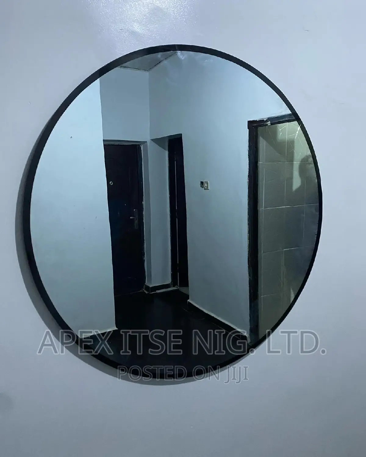 Round Wall Mirror