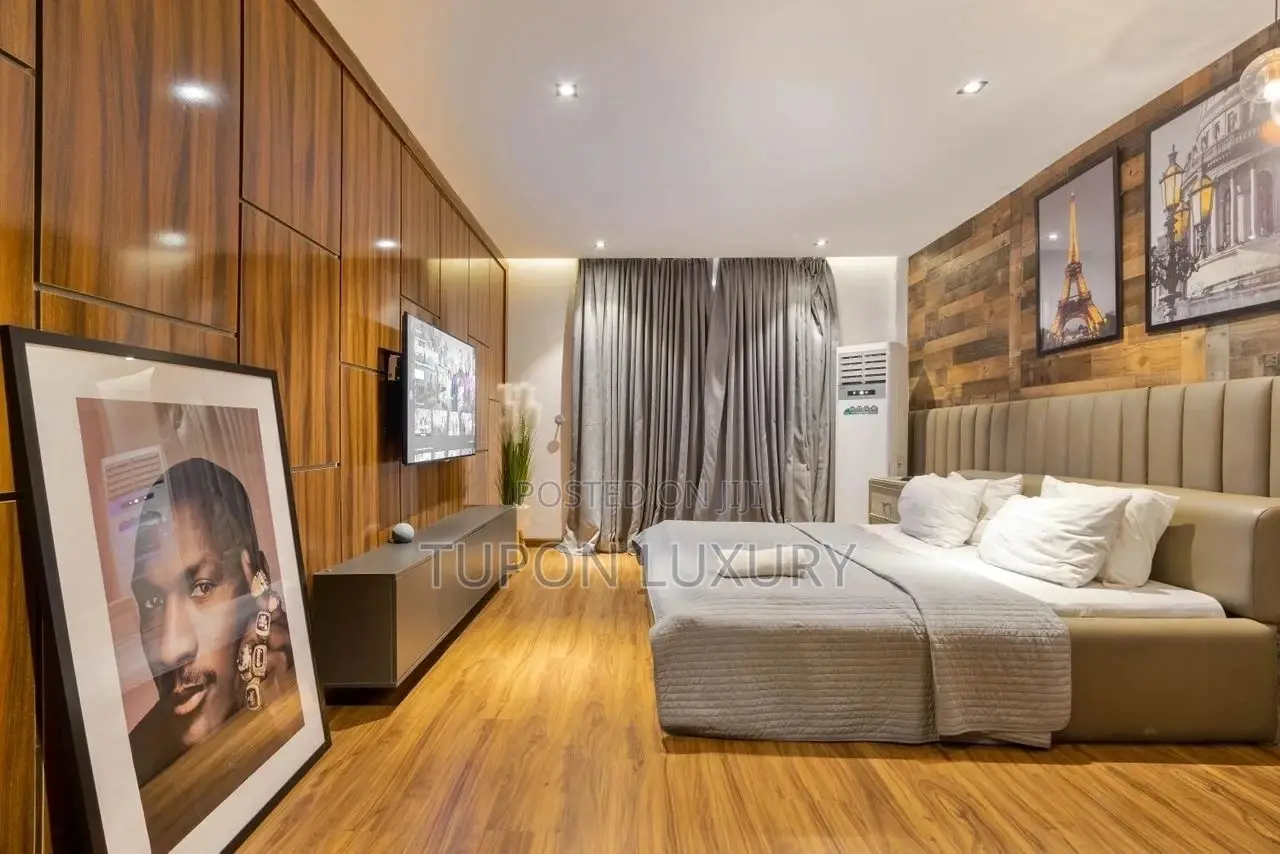 Luxury Three Bedroom Waterfront Apartment.
