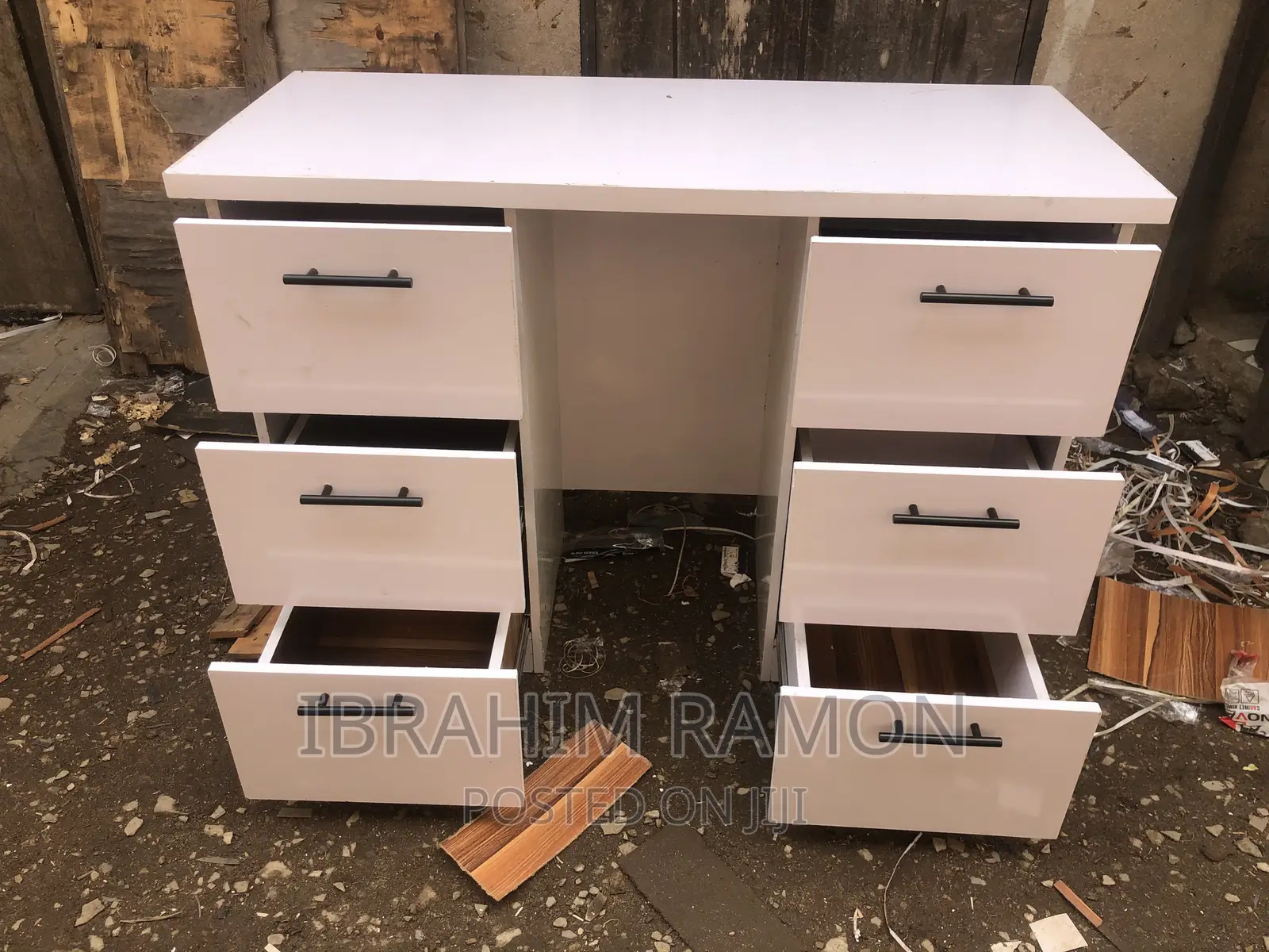 Set of Drawers Table