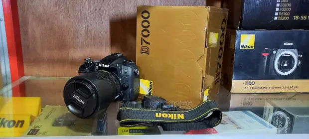 JIJI　Nikon D7000 ニコン Amazon.com : Nikon D7000 16.2MP DSLR Camera with 3.0-Inch LCD
