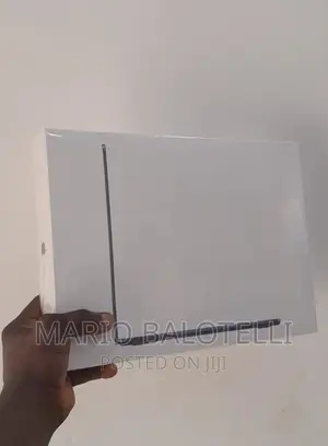 New Laptop Apple MacBook Air 2022 M2 8GB Apple M2 SSD 256GB
