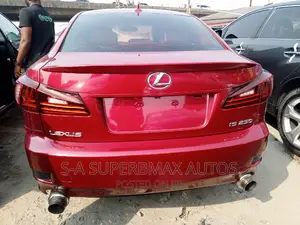 Lexus IS 250 2012 Red