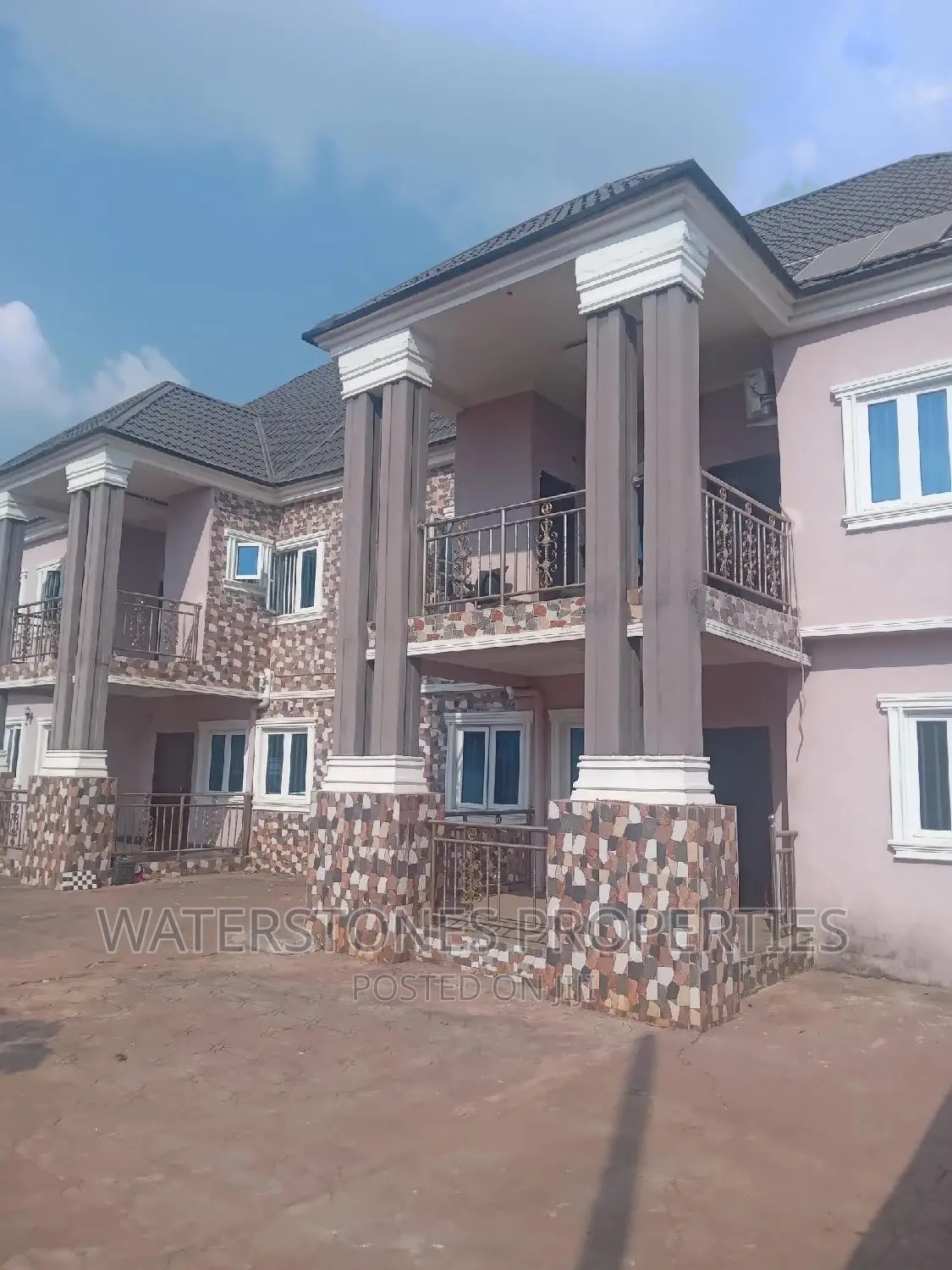 3bdrm Block of Flats in Asaba, Oshimili South for rent