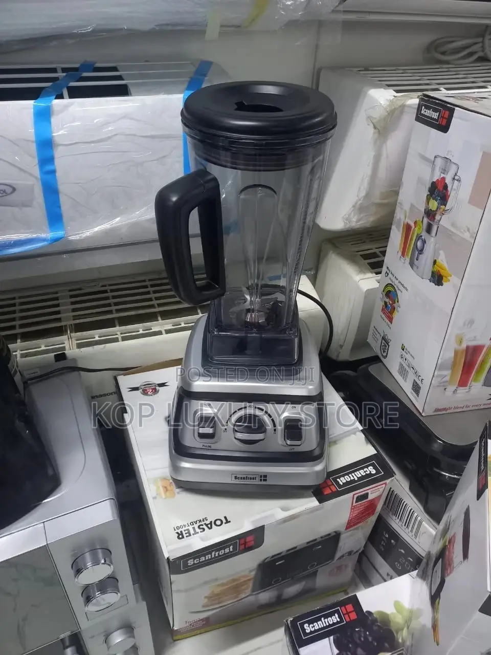 A Scanfrost 2 Liter Super Blender