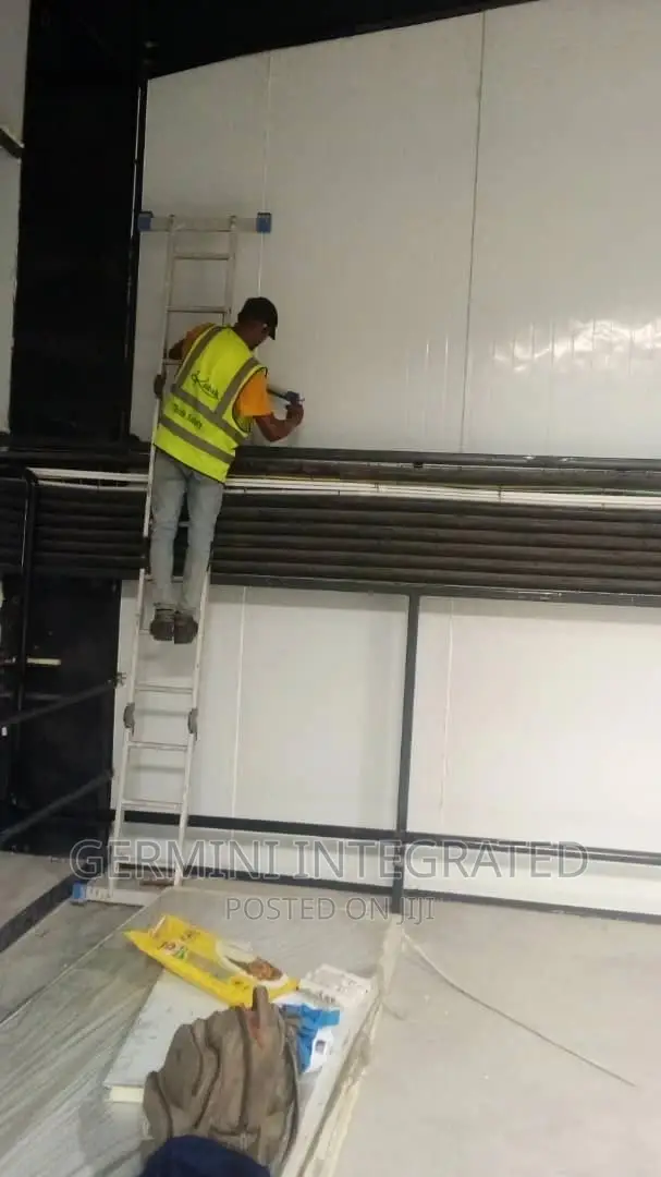 Roof Installer