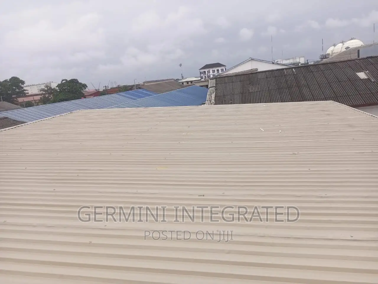 Roof Installer