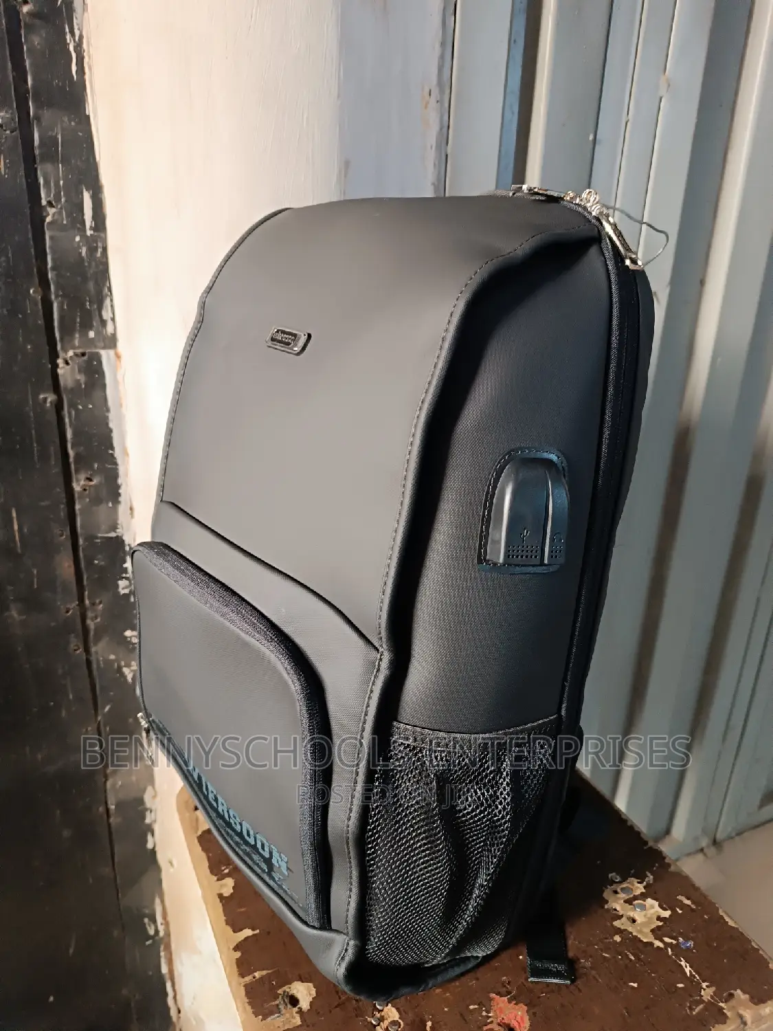 Wiersoon Waterproofbackpack and Laptop Bag Wit USB Antitheft