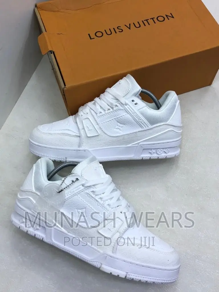 Luxury Louis Vuitton Monogram Sneakers