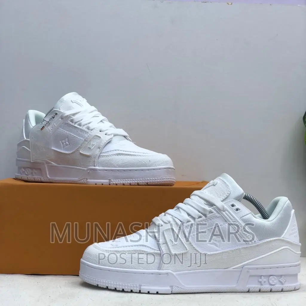 Luxury Louis Vuitton Monogram Sneakers